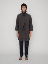 Long wool coat with front three-dimensional concealed buttonhole placket